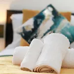St Marks Place By N And N Ltd Great Location, Perfect For Contractors, Workers And Corporate Stays, Free On-street Parking, Fast Wifi And Close To Local Restaurants, Shops And Bars