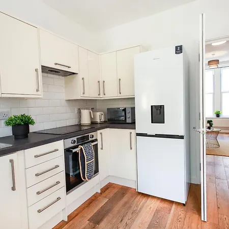 公寓 St Marks House By N And N Ltd Great Location, Perfect For Contractors & Workers, Free On-street Parking