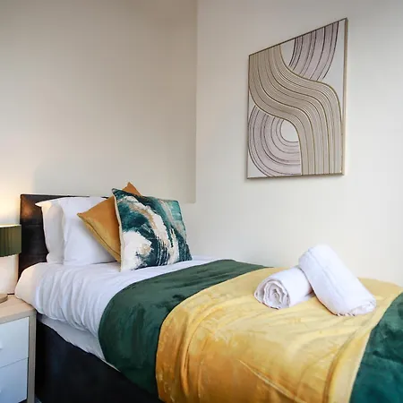 St Marks Place By N And N Ltd Great Location, Perfect For Contractors, Workers And Corporate Stays, Free On-street Parking, Fast Wifi And Close To Local Restaurants, Shops And Bars