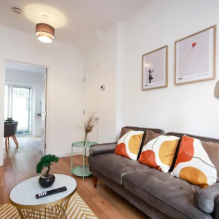 アパート St Marks Place By N And N Ltd Great Location, Perfect For Contractors, Workers And Corporate Stays, Free On-street Parking, Fast Wifi And Close To Local Restaurants, Shops And Bars
