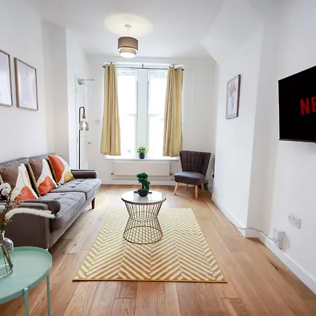アパート St Marks Place By N And N Ltd Great Location, Perfect For Contractors, Workers And Corporate Stays, Free On-street Parking, Fast Wifi And Close To Local Restaurants, Shops And Bars *