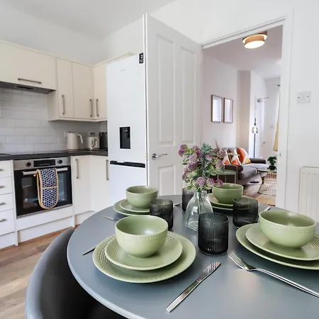 St Marks Place By N And N Ltd Great Location, Perfect For Contractors, Workers And Corporate Stays, Free On-street Parking, Fast Wifi And Close To Local Restaurants, Shops And Bars アパート