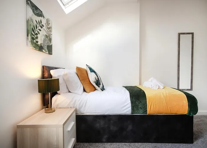 St Marks Place By N And N Ltd Great Location, Perfect For Contractors, Workers And Corporate Stays, Free On-street Parking, Fast Wifi And Close To Local Restaurants, Shops And Bars Bristol